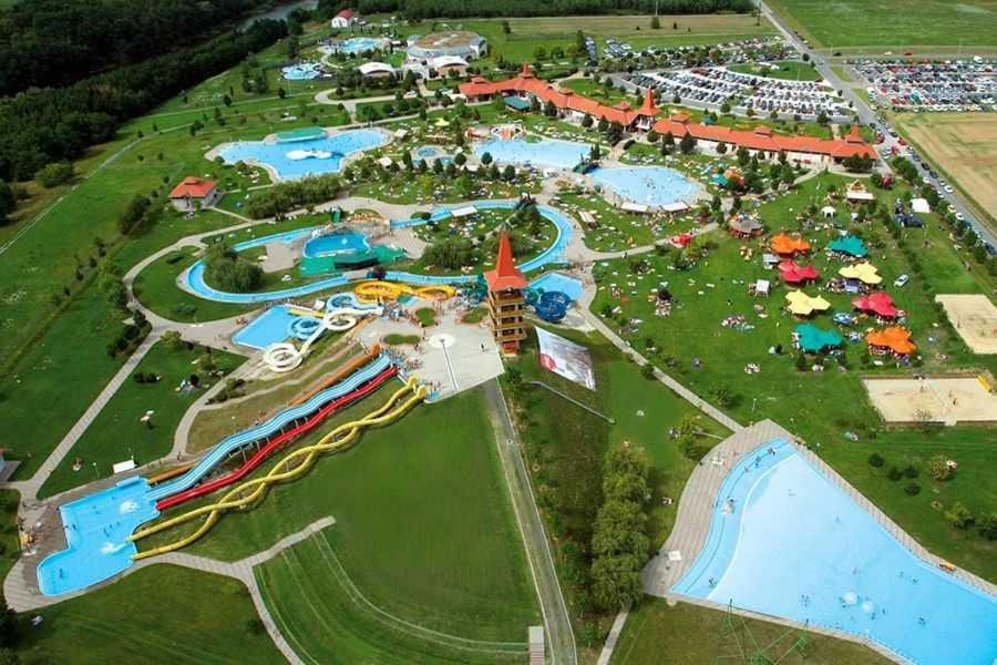 Апартаменты Lilla Vendeglakas Zalaegerszeg Sziveben Экстерьер фото
